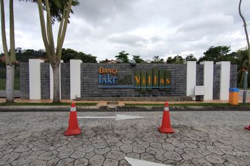 Bangi Lakehill Villas