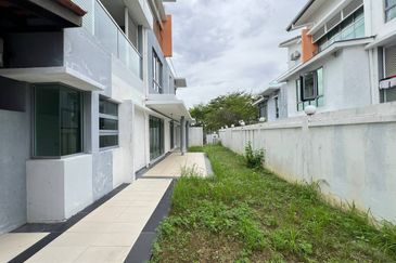 Bangi Lakehill Villas
