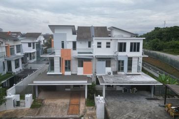 Bangi Lakehill Villas