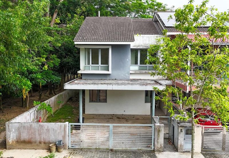 Summerglades, Perdana Lakeview West