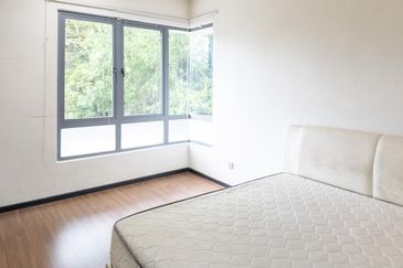 Summerglades, Perdana Lakeview West