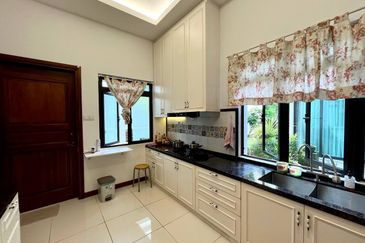 Perdana Lakeview East