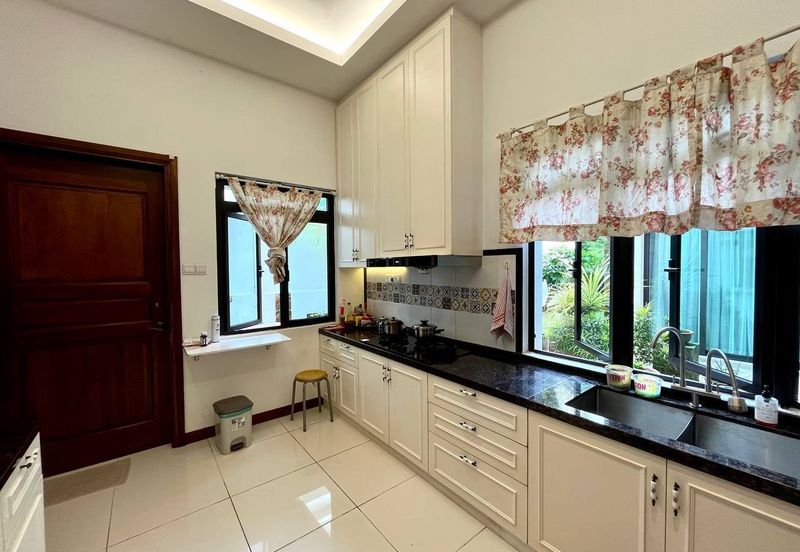 Perdana Lakeview East