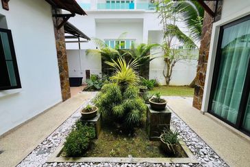 Perdana Lakeview East