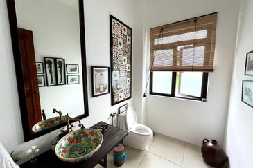 Perdana Lakeview East