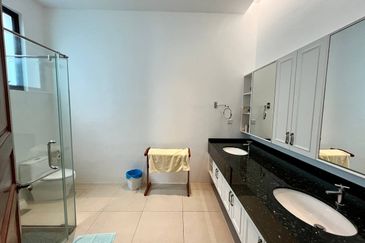 Perdana Lakeview East