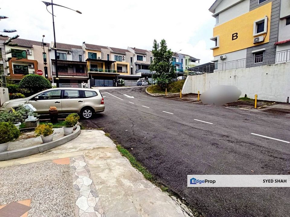 SEMI D KAJANG FREEHOLD Taman Saujana Suria, Selangor, Kajang