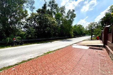 Putra Hill Residency