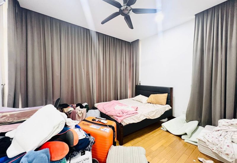 Augusta Residence, Presint 12