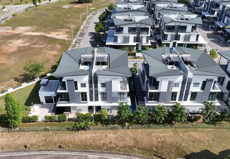 Augusta Residence, Presint 12