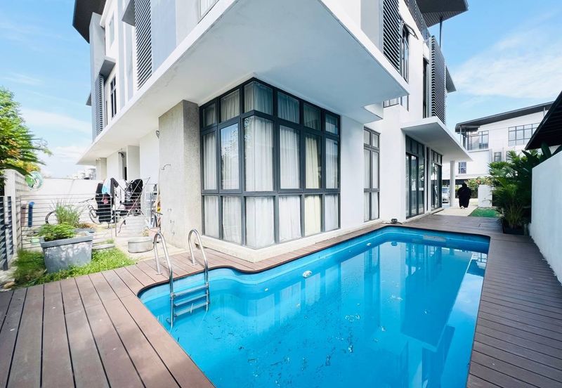 Augusta Residence, Presint 12