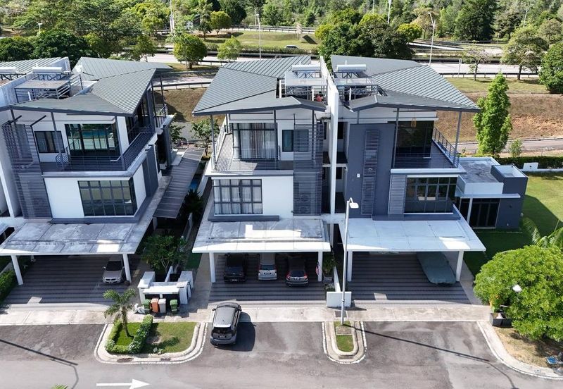 Augusta Residence, Presint 12