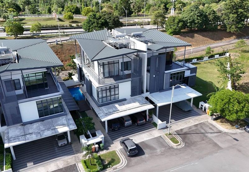 Augusta Residence, Presint 12