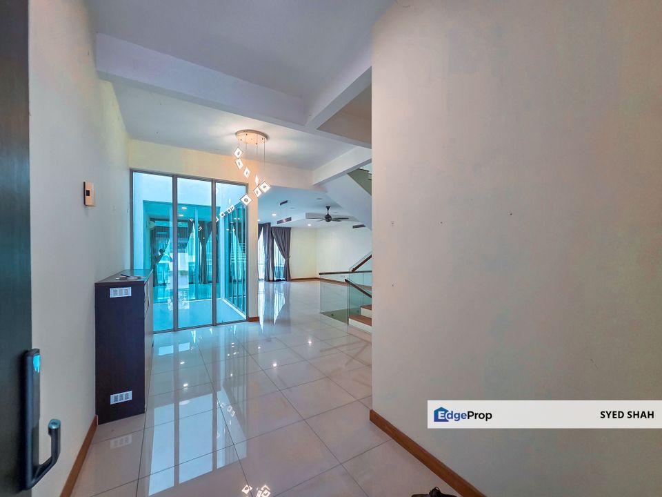 EXCLUSIVE SPACIOUS CARPORCH AND GARDEN Schumann Symphony Hills Cyberjaya 3 Storey, Selangor, Cyberjaya