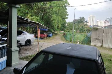 Bungalow house @Gurney for Sale