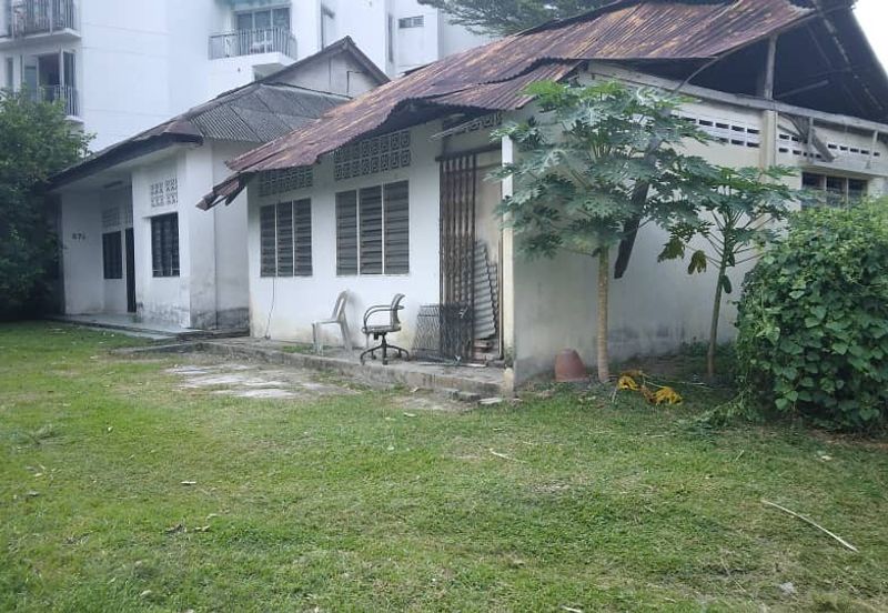 Bungalow house @Gurney for Sale