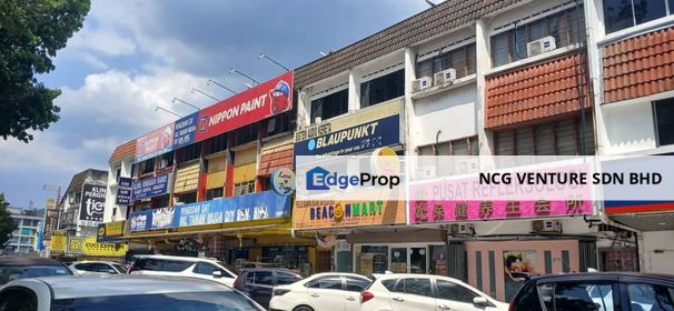 Facing Main Road 3 Storey Shop Lot , Tenanted , Selangor, Ampang