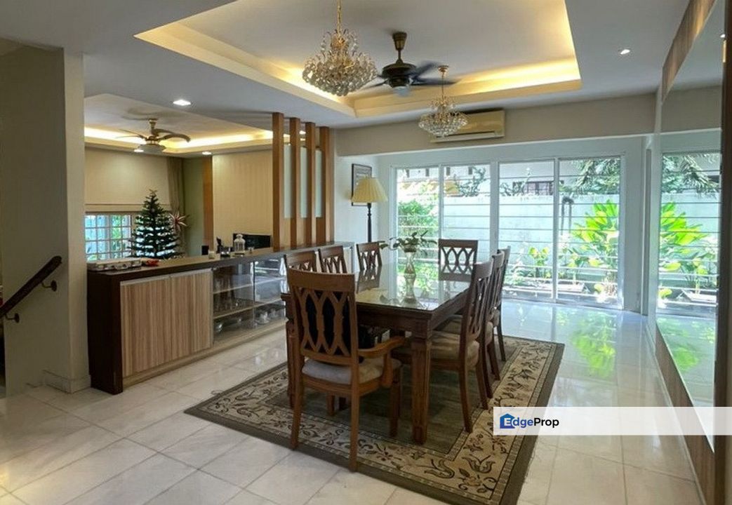 SS2: double sty Renovated Bglow on a sought after location, Selangor, Petaling Jaya