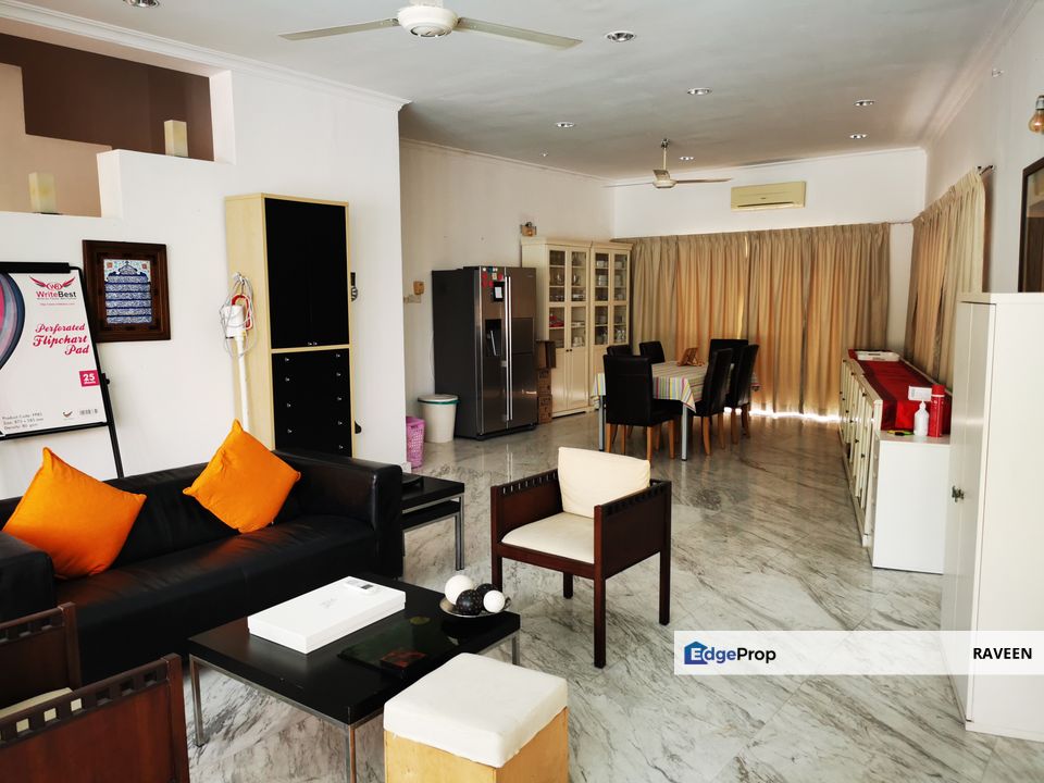 SS1: 3 sty Uniquely Architectured Bungalow , Selangor, Petaling Jaya