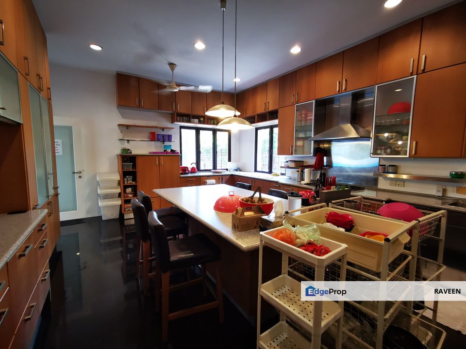 SS1: 3 sty Uniquely Architectured Bungalow , Selangor, Petaling Jaya