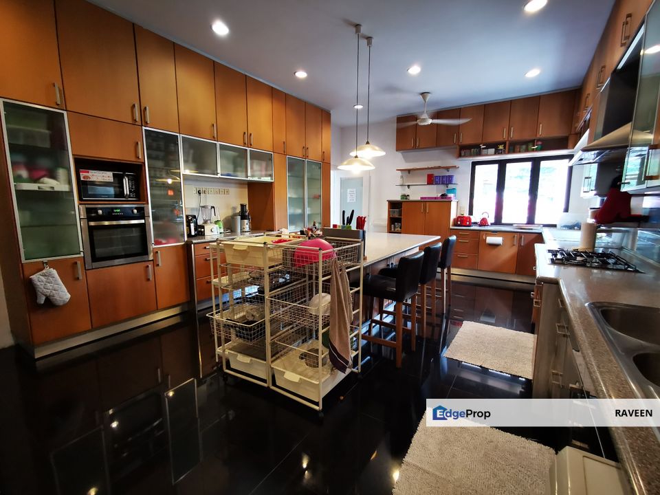 SS1: 3 sty Uniquely Architectured Bungalow , Selangor, Petaling Jaya