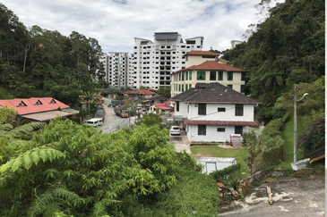 JALAN BESAR TANAH RATA - BRINCHANG