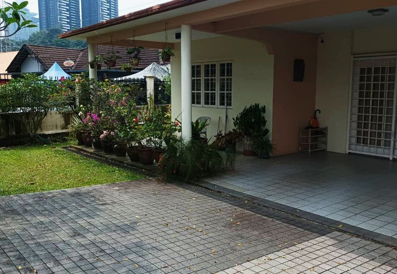 Bukit Gasing, Seksyen 5