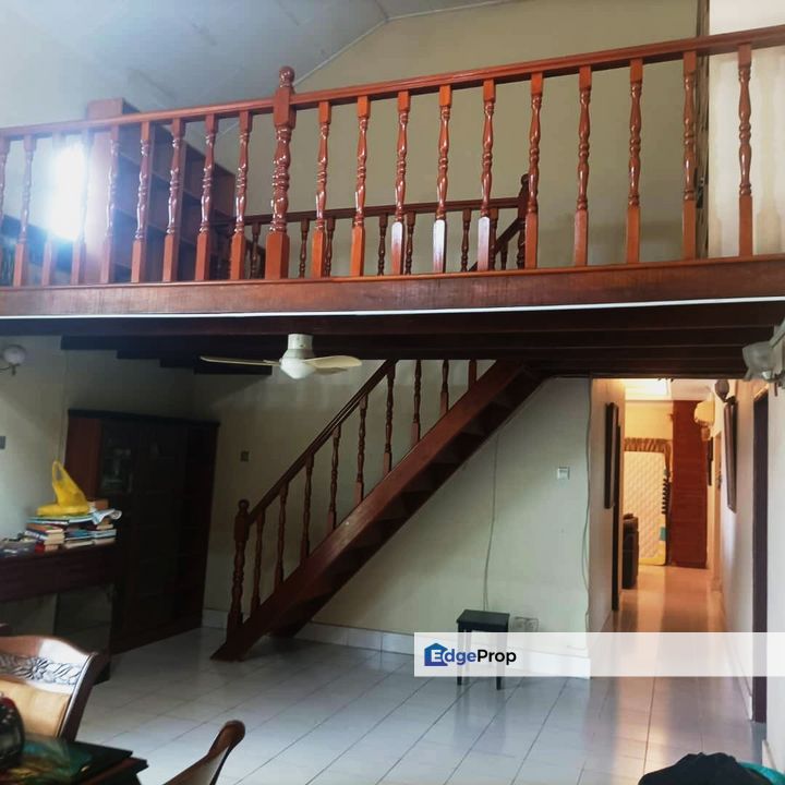 Section 5: Retro Single storey Bglow with BIG land, Selangor, Petaling Jaya