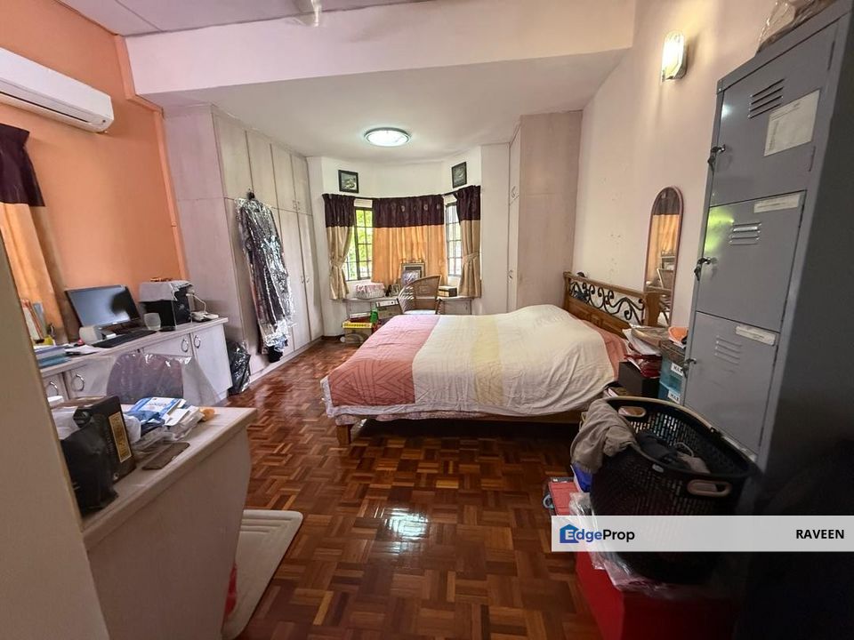 Section 11: Rebuild bglow located in a cozy corner, Selangor, Petaling Jaya