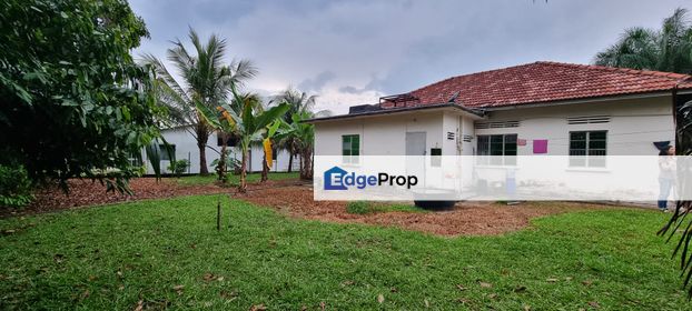 Retro bungalow in a private and exclusive neighbourhood, Selangor, Petaling Jaya