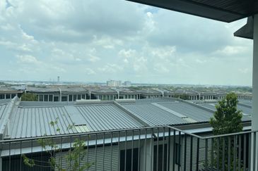 Duta Villa, Setia Alam