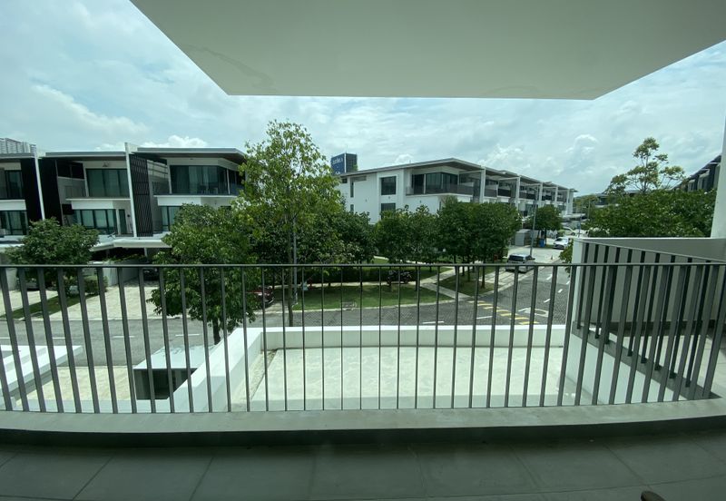 Duta Villa, Setia Alam