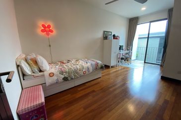 Duta Villa, Setia Alam