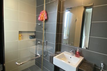 Duta Villa, Setia Alam