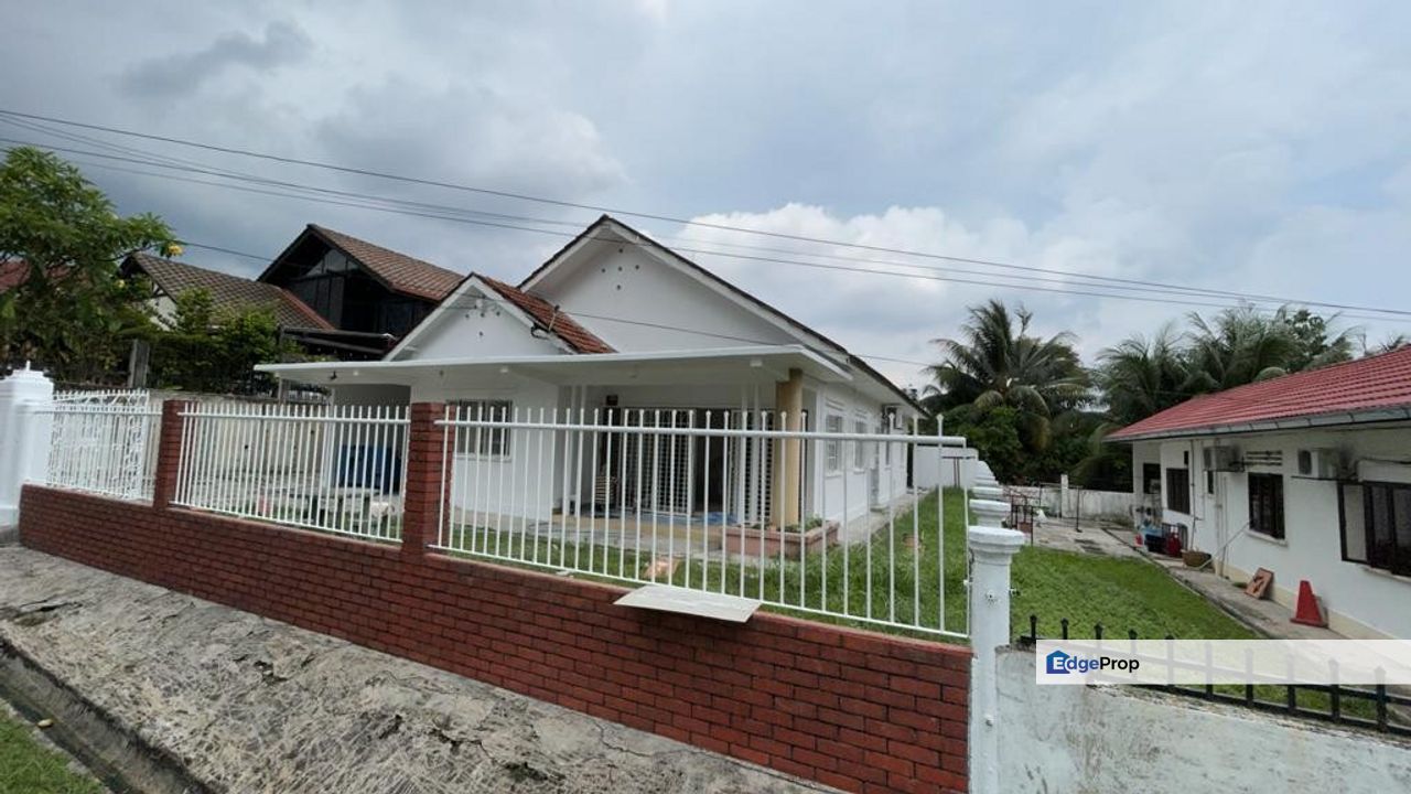 Basic Bglow with attractive price, Selangor, Petaling Jaya