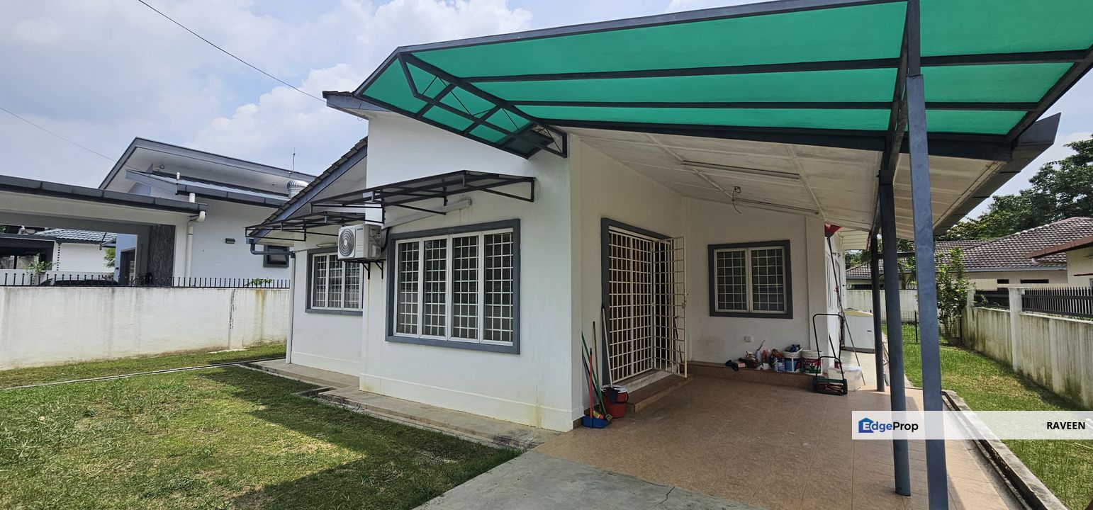 Single storey Bungalow in good condition on a private neighbourhood, Selangor, Petaling Jaya