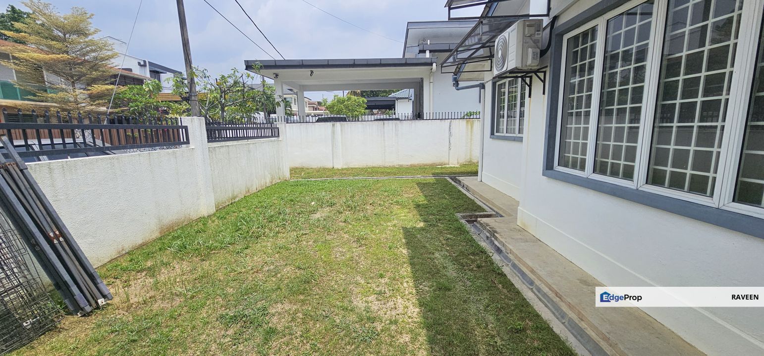 Single storey Bungalow in good condition on a private neighbourhood, Selangor, Petaling Jaya