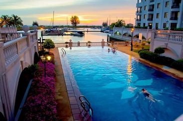 Marina Crescent Condominium