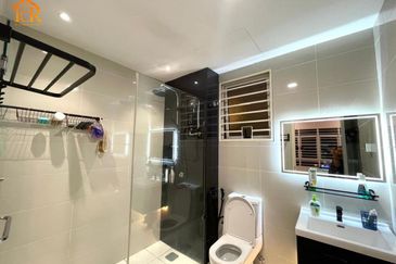 La Thea Residences @ 16 Sierra