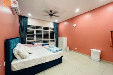 La Thea Residences @ 16 Sierra