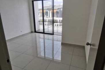 Robin @ Bandar Rimbayu