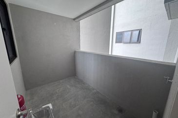 THE PULSE RESIDENCE & THE PULSE