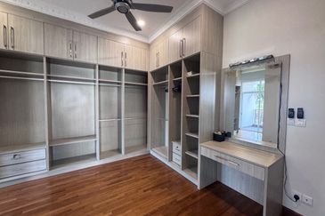 Jalan Setia Duta U13/21J