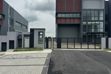 Elmina Business Park