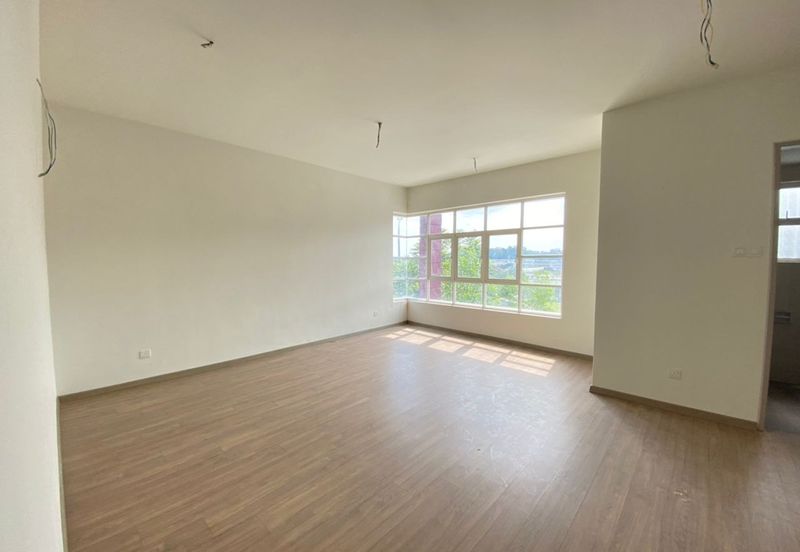 Taman Semanja Kajang 2-Storey Corner with land Good Condition Best Buy