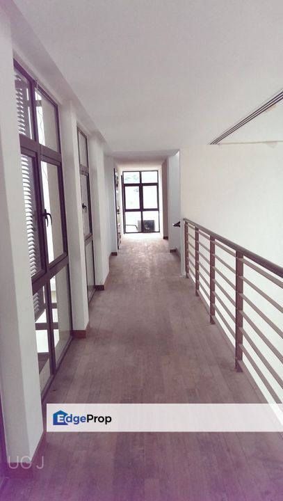 Sri Istana Hills Klang 2-Storey Bungalow Basic Unit Good Condition, Selangor, Klang