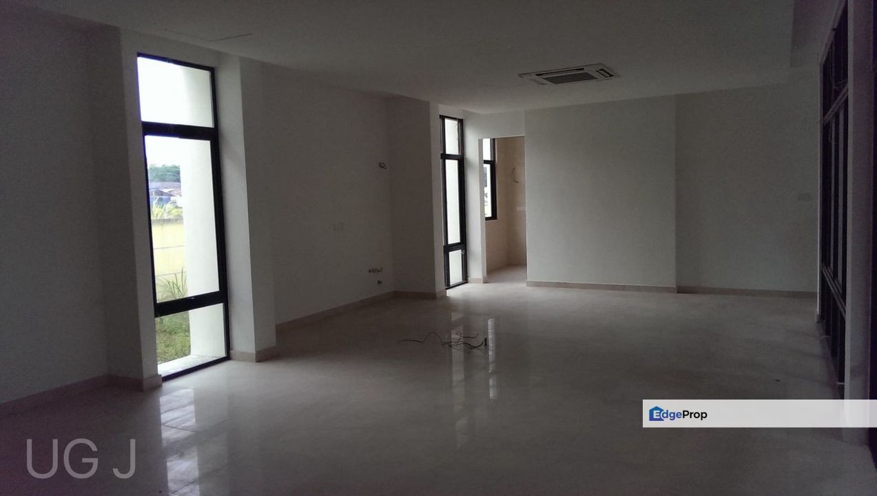 Sri Istana Hills Klang 2-Storey Bungalow Basic Unit Good Condition, Selangor, Klang