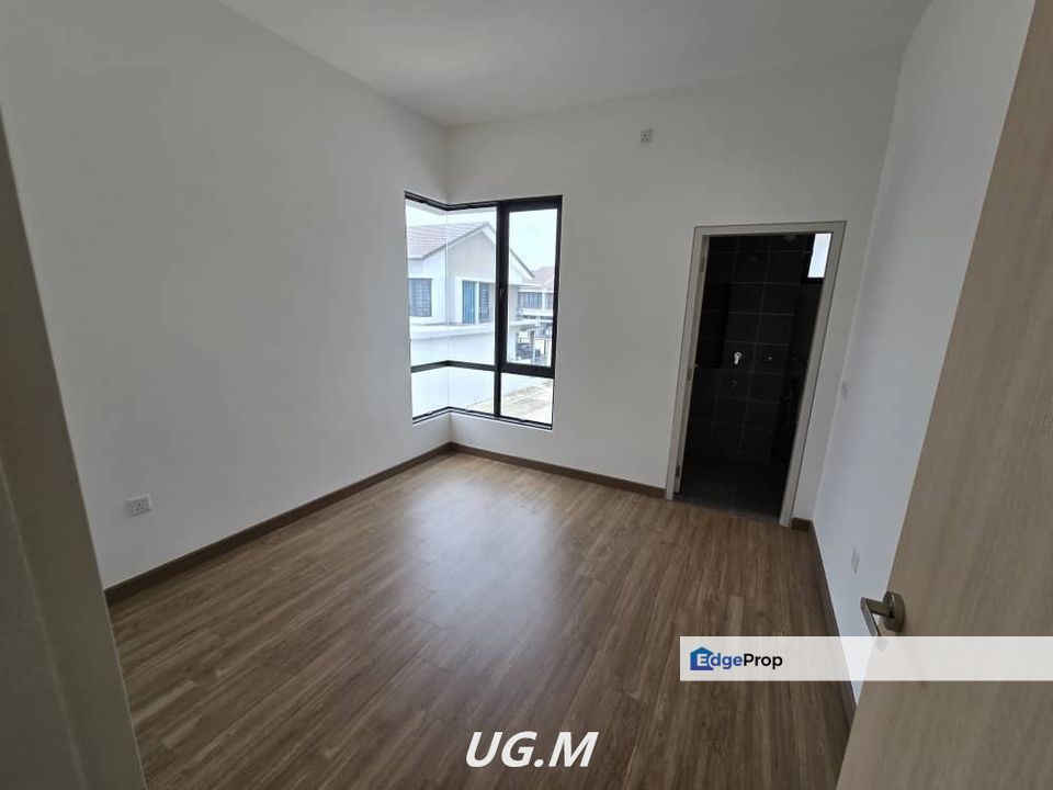 Kyra @ Bukit Raja 2-Storey Endlot Basic Unit Good Condition , Selangor, Klang