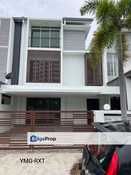 Delora Bandar Bukit Raja Klang 2.5 Storey Basic Unit Face Open Good Condition , Selangor, Klang