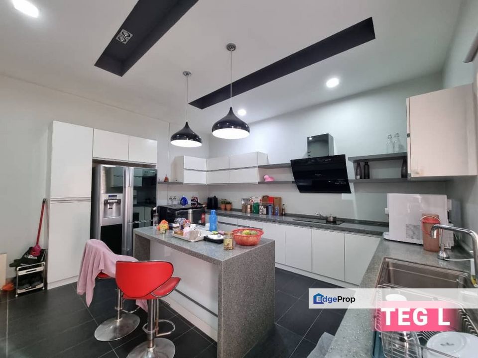 Bandar Sungai Emas Banting 2-Storey Semi-D Renovated Good Condition, Selangor, Banting